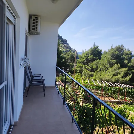 With 2 Balconies And Sea View * Omiš