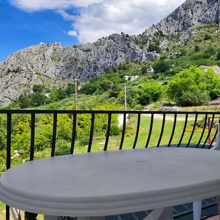 With 2 Balconies And Sea View *