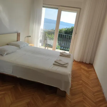 Apartment With 2 Balconies And Sea View *