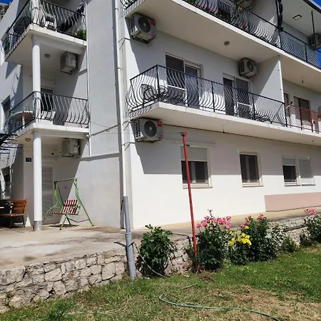 With 2 Balconies And Sea View * Omiš
